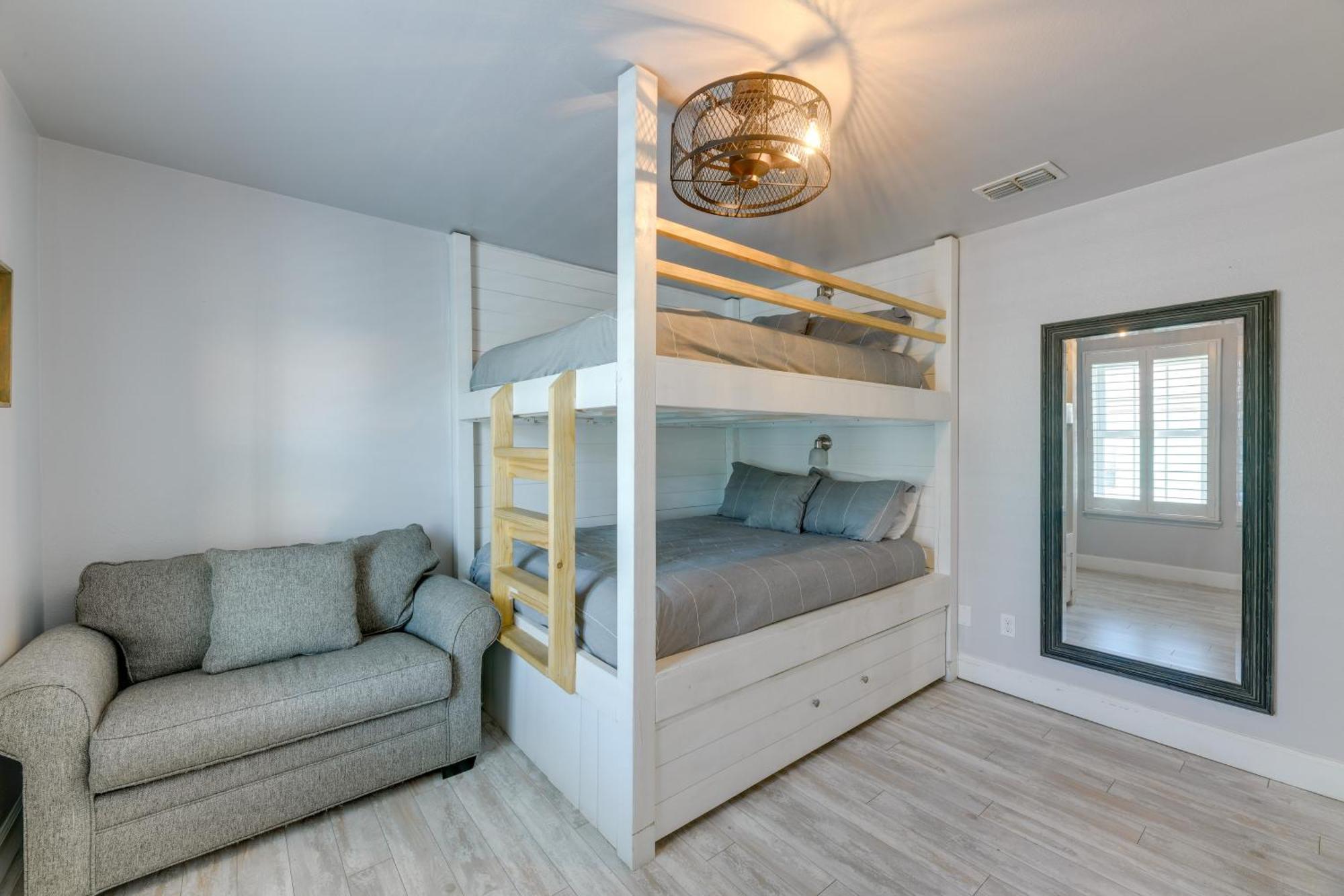 Trendy Port Aransas Home With Private Pool And Deck! Kültér fotó